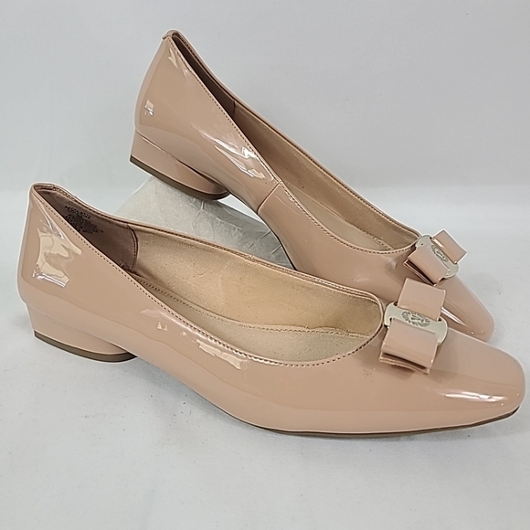 Anne Klein Nude Patent Flats with Bow - Picture 1 of 9